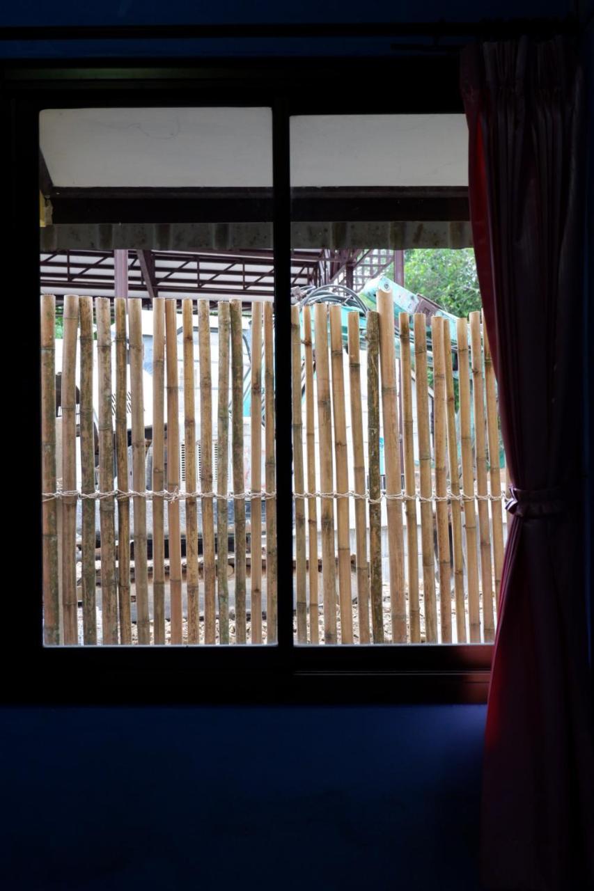 Marina Hut Guest House Ko Lanta Exteriör bild